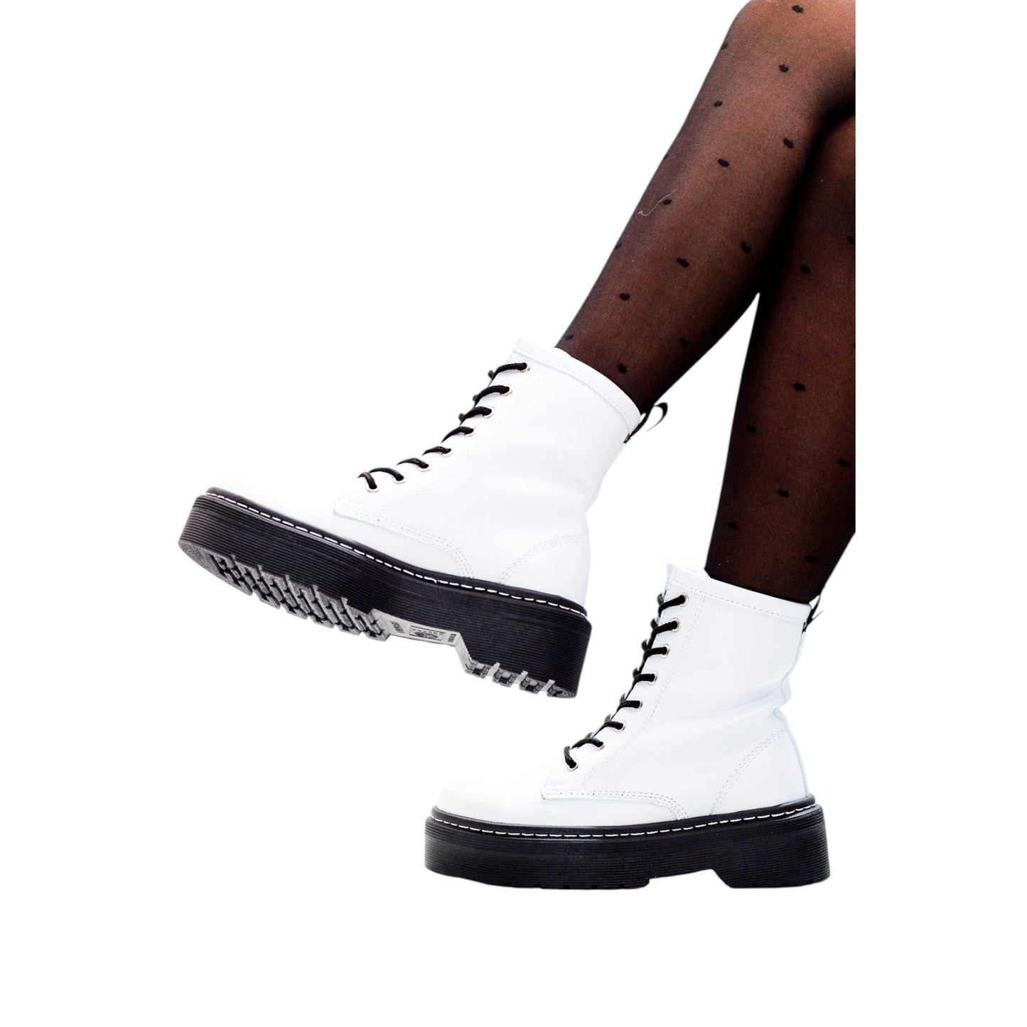 BOTA DR MARTEENS PLATAFORMA Y CORDON BASE CUERO BLANCO