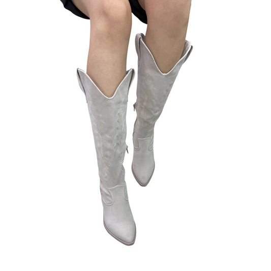 Bota Texana Caña Alta Color Almendra– Punta Fina y Tacón de 5.5 cm