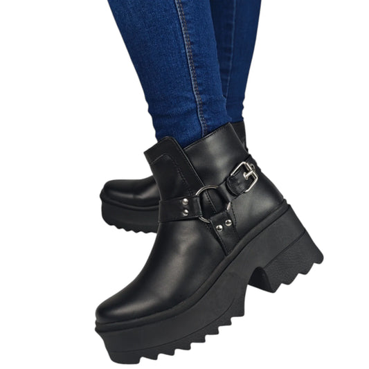 BOTIN PLANO BOSTON 2 NEGRO CON HEBILLA