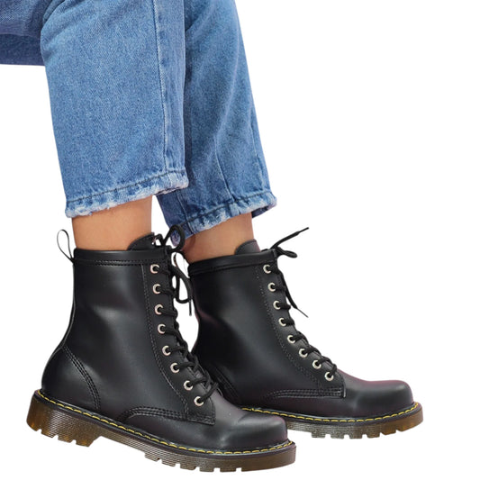 BOTIN PLANO CORDONES DR MARTIN PLANA NEGRO SUELA 2.0 CM