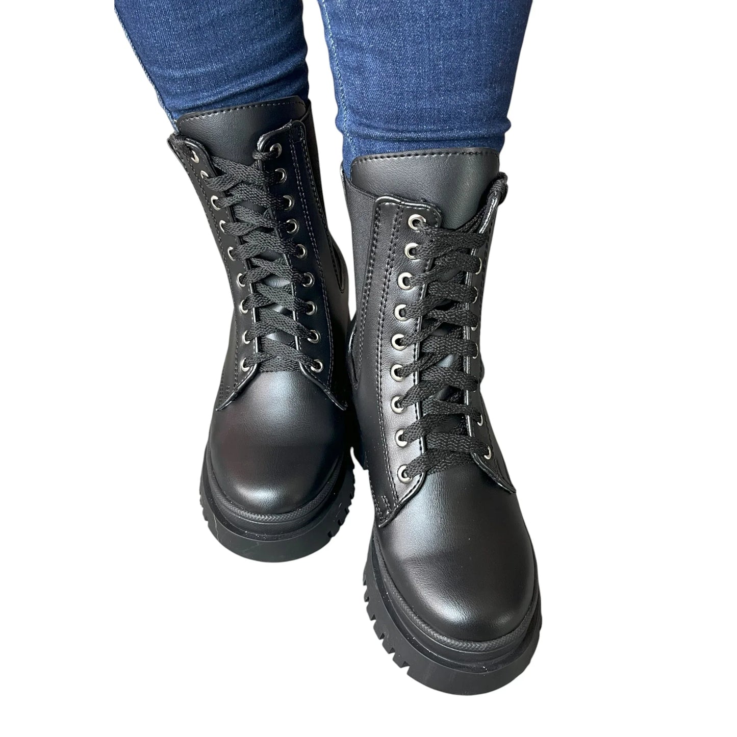 BOTIN PLANO CORDONES EMILY NEGRO CON HEBILLA
