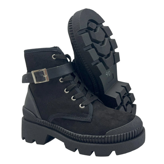 BOTIN PLANO CORDONES JADE NEGRO CON HEBILLA