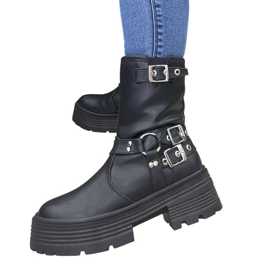 BOTIN PLANO MOTERA NEGRO CON HEBILLA