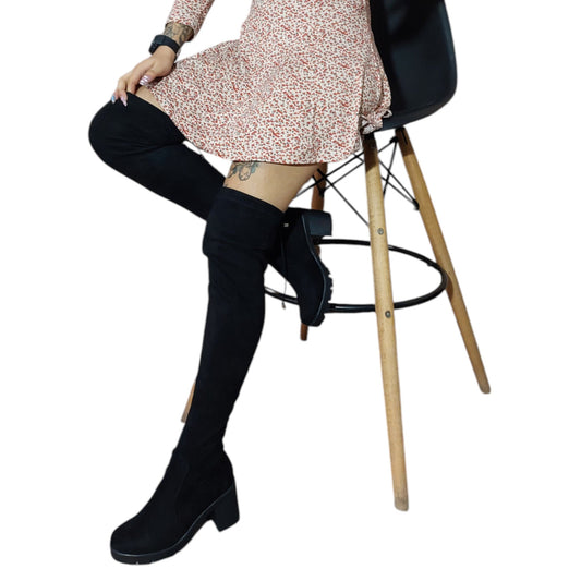 Bota extralarga Negra gamuza y licra stretch Celeste