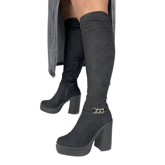 Bota caña alta Negra gamuza y licra stretch Celeste Cadena