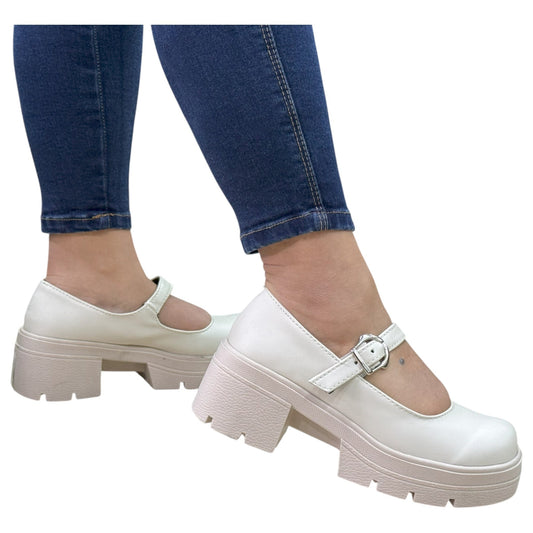 Zapato plano Almendra acabado tipo cuero Mafalda