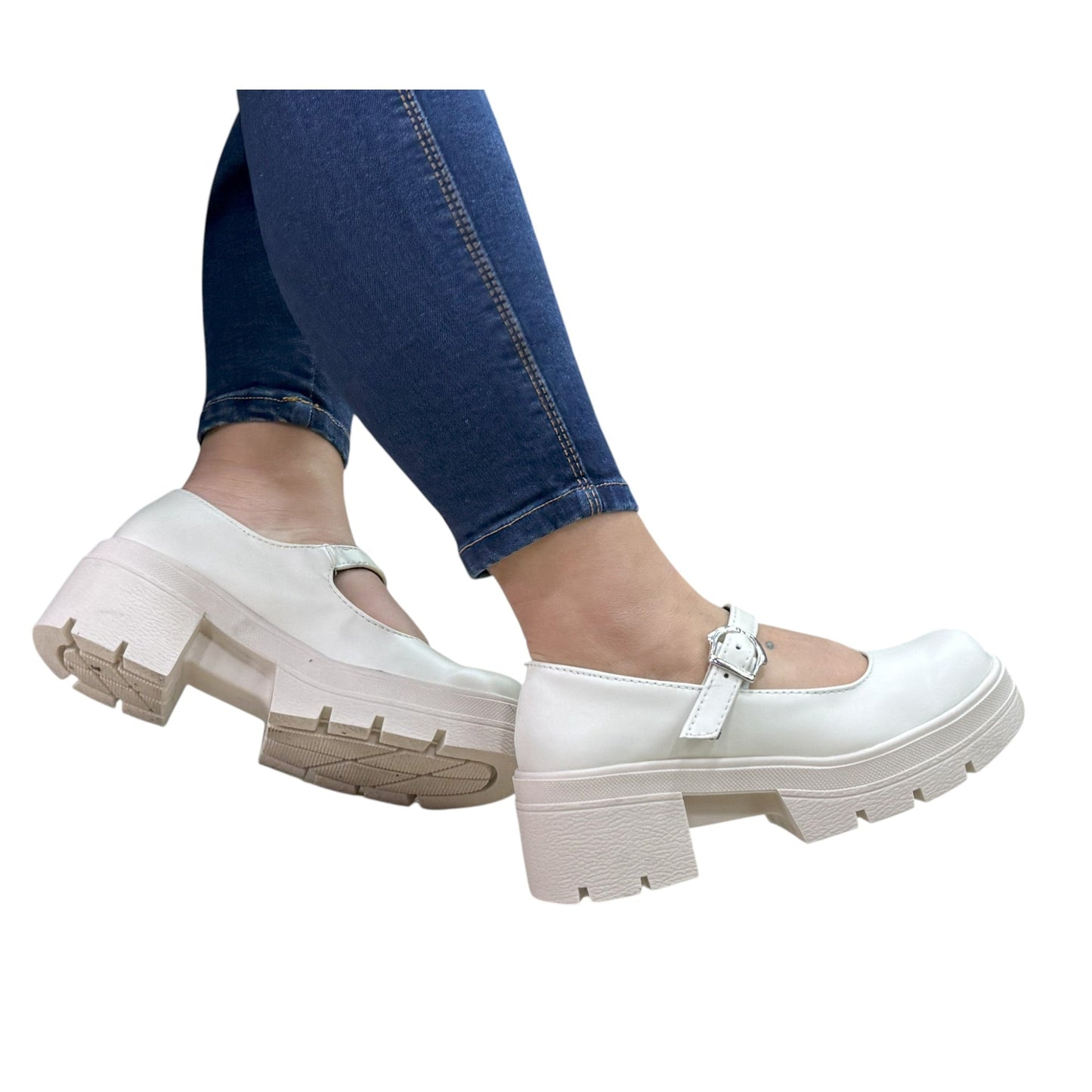 Zapato plano Almendra acabado tipo cuero Mafalda