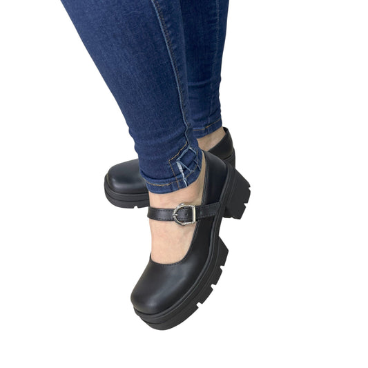 Zapato plano Negro acabado tipo cuero Mafalda