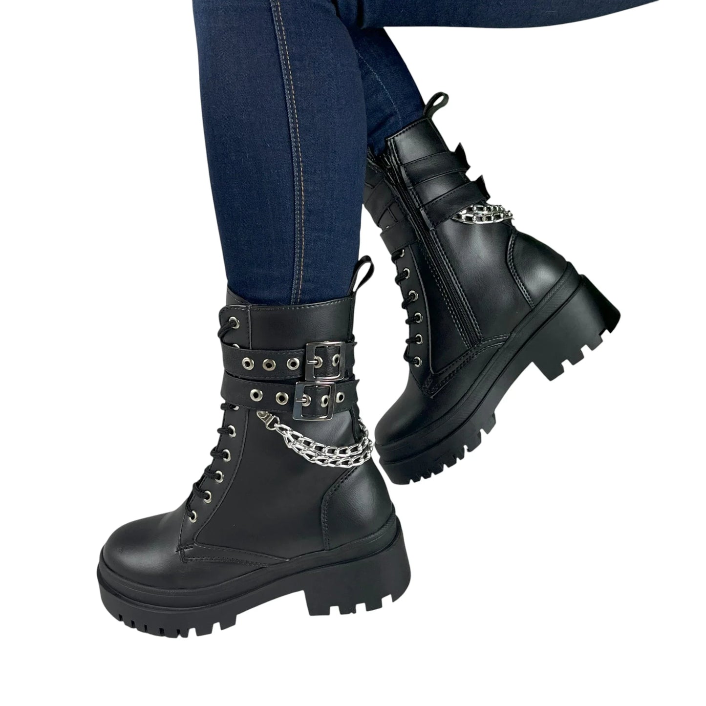 BOTIN PLANO CORDONES SUSANA NEGRO CON CADENA