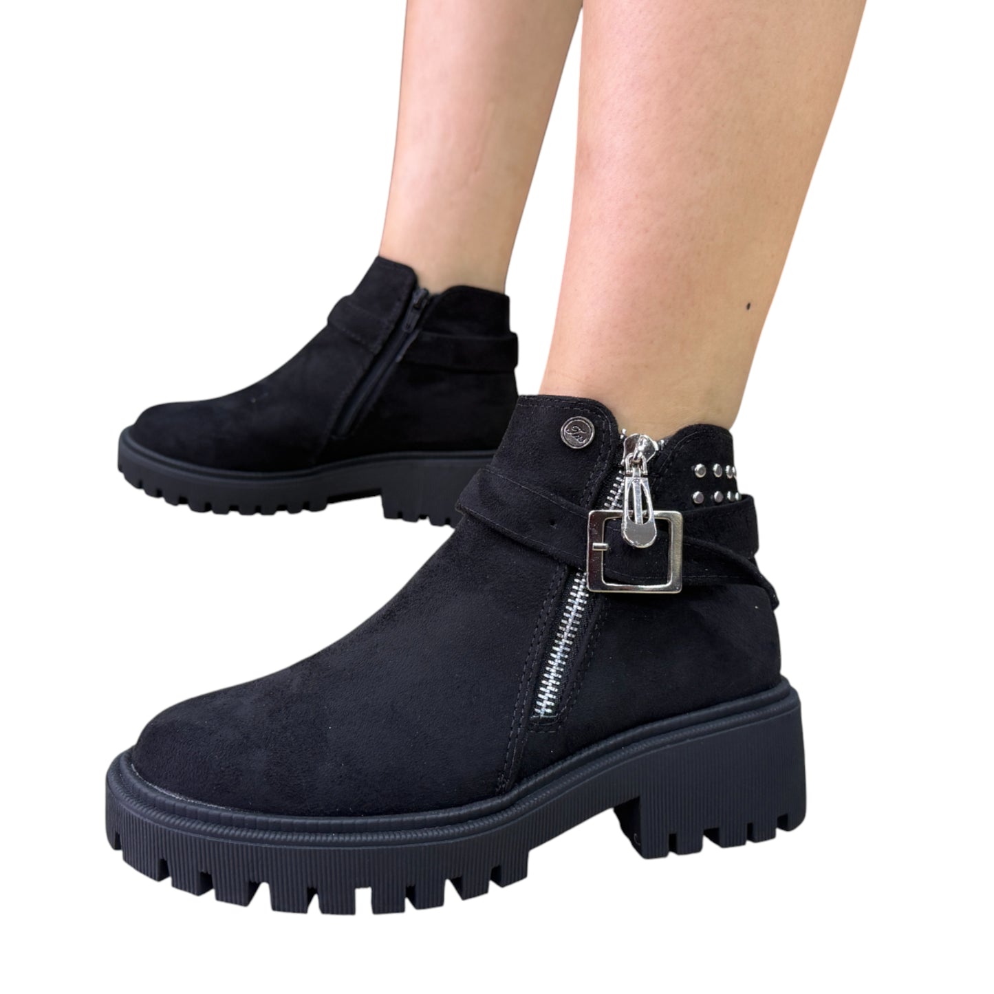 BOTIN PLANO 2705 GAMUZA NEGRO (CORREA Y TACHES)