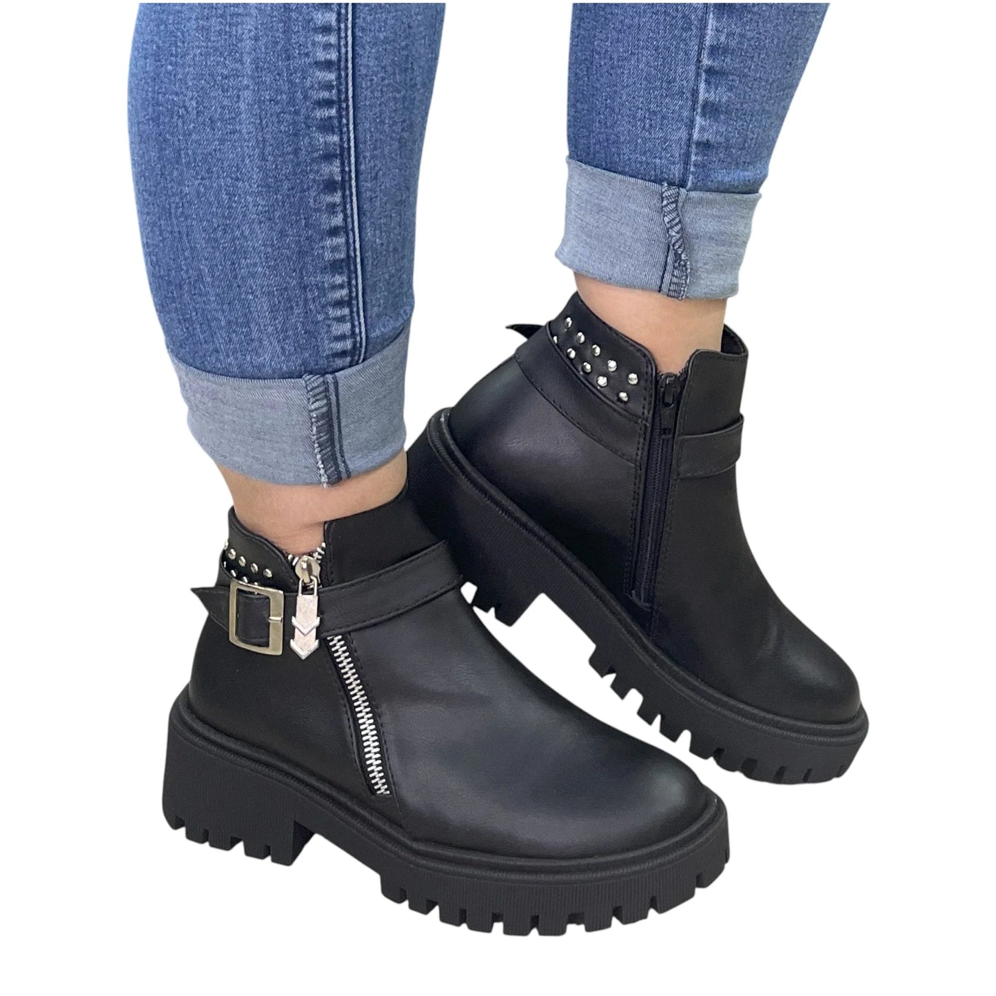 BOTIN PLANO 2705 NUEVA (CORREA Y TACHES) NEGRO CON HEBILLA