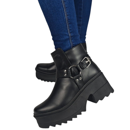 BOTIN PLANO BOSTON 2 NEGRO CON HEBILLA