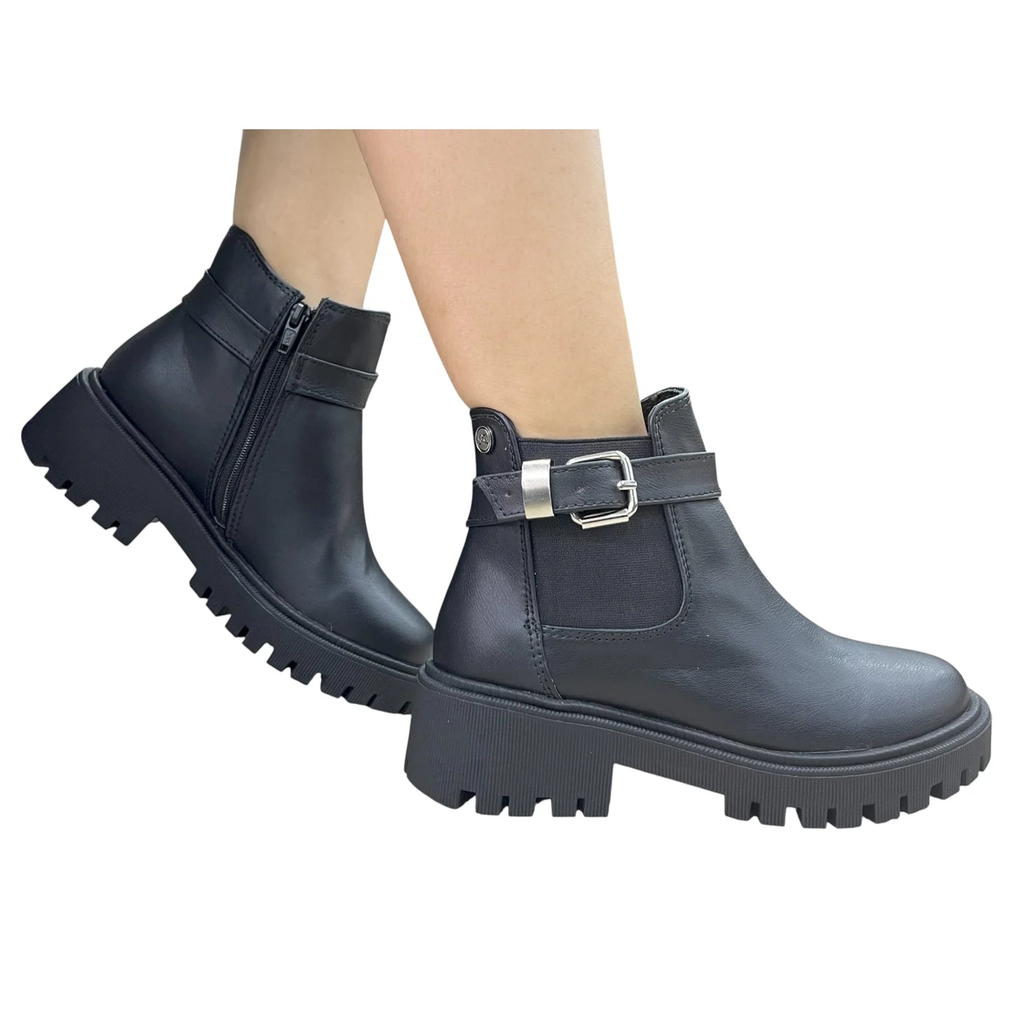 BOTIN PLANO LAURA CORREA NEGRO CON HEBILLA