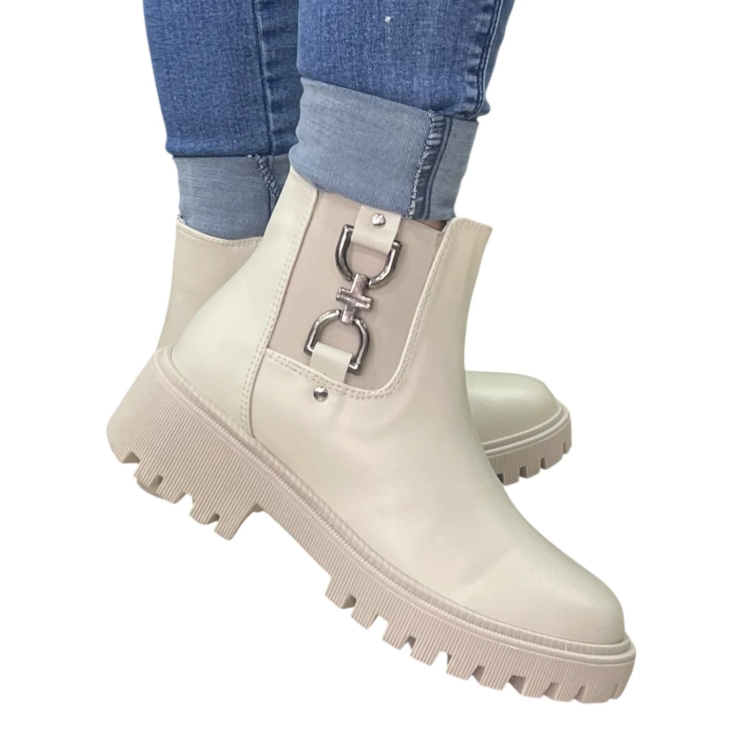 BOTIN PLANO LAURA HERRAJE ALMENDRA CON CREMALLERA