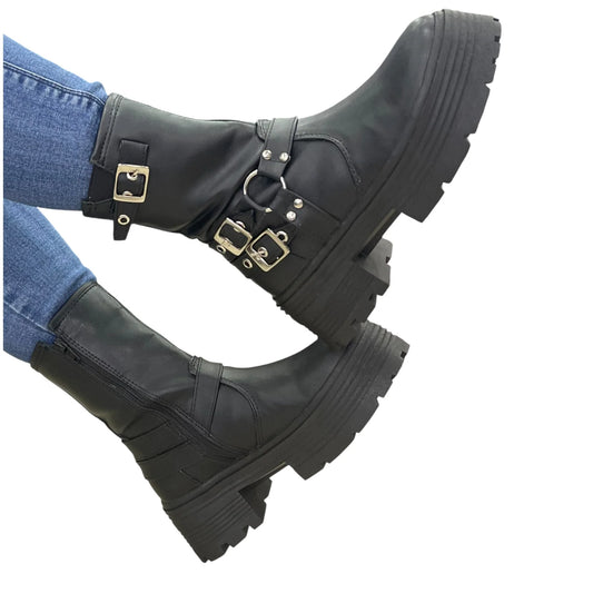 BOTIN PLANO MOTERA NEGRO CON HEBILLA