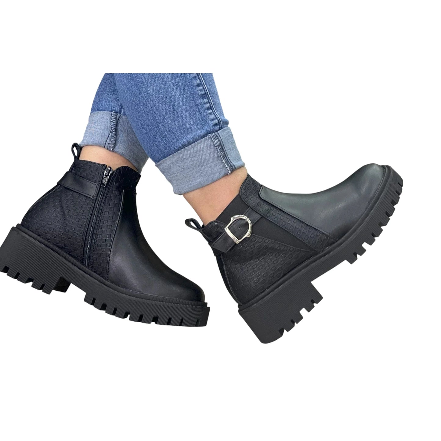 BOTÍN RENATA NEGRO CON HEBILLA Y CREMALLERA