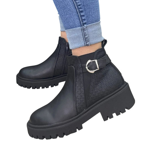 BOTÍN RENATA NEGRO CON HEBILLA Y CREMALLERA