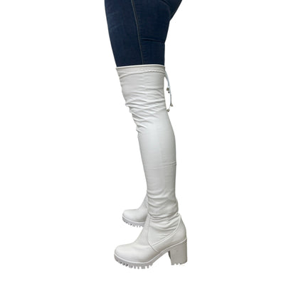 Bota extralarga Blanca acabado tipo cuero y licra stretch Celeste