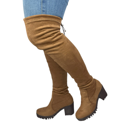 Bota extralarga Miel gamuza y licra stretch Celeste