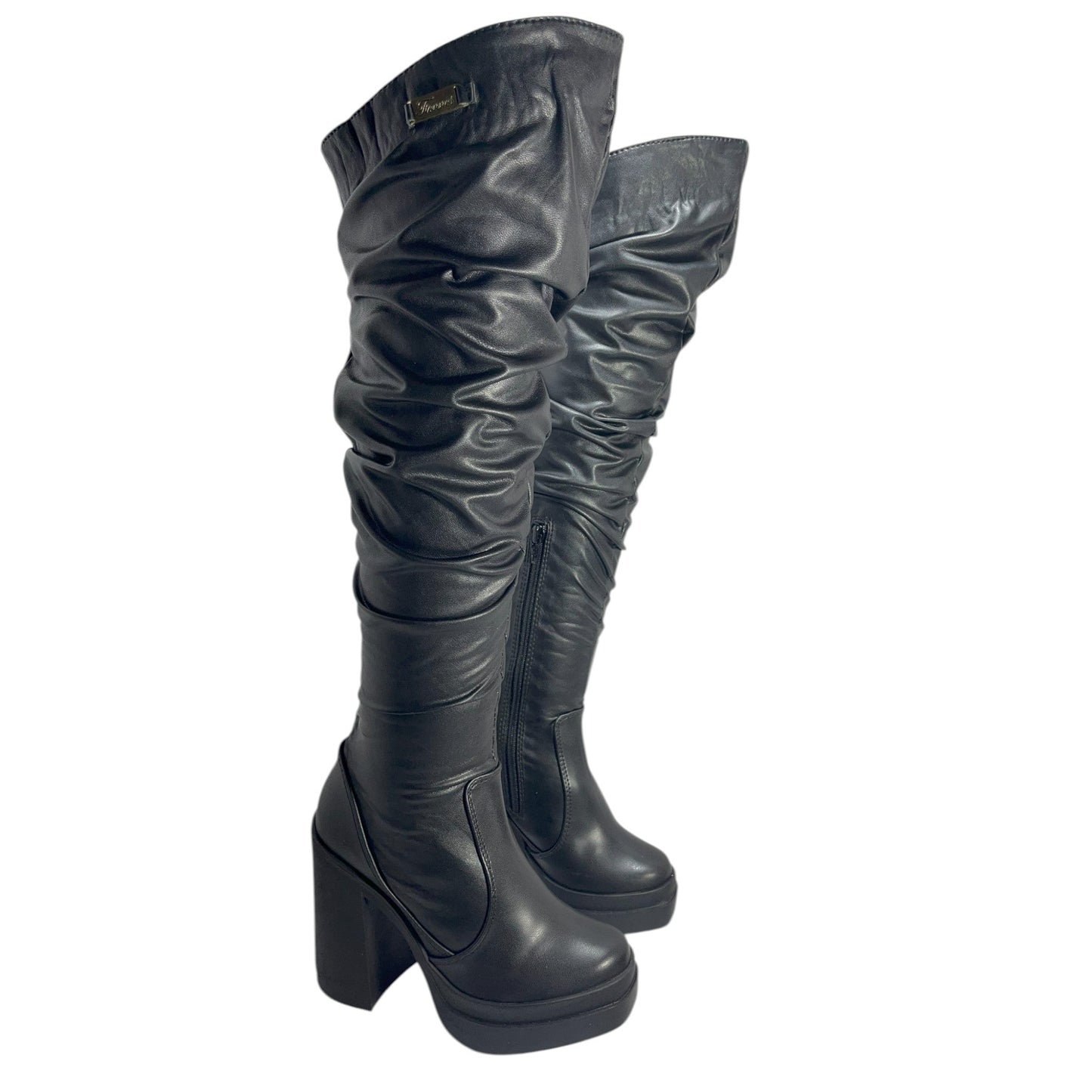 Bota extralarga Negra acabado tipo cuero Cosaka