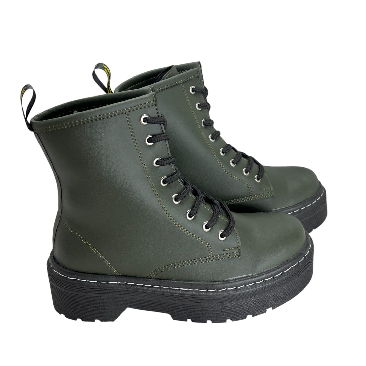 BOTA DR MARTEENS PLATAFORMA Y CORDON BASE CUERO VERDE
