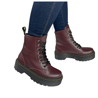 BOTA DR MARTEENS PLATAFORMA Y CORDON BASE CUERO VINOTINTO