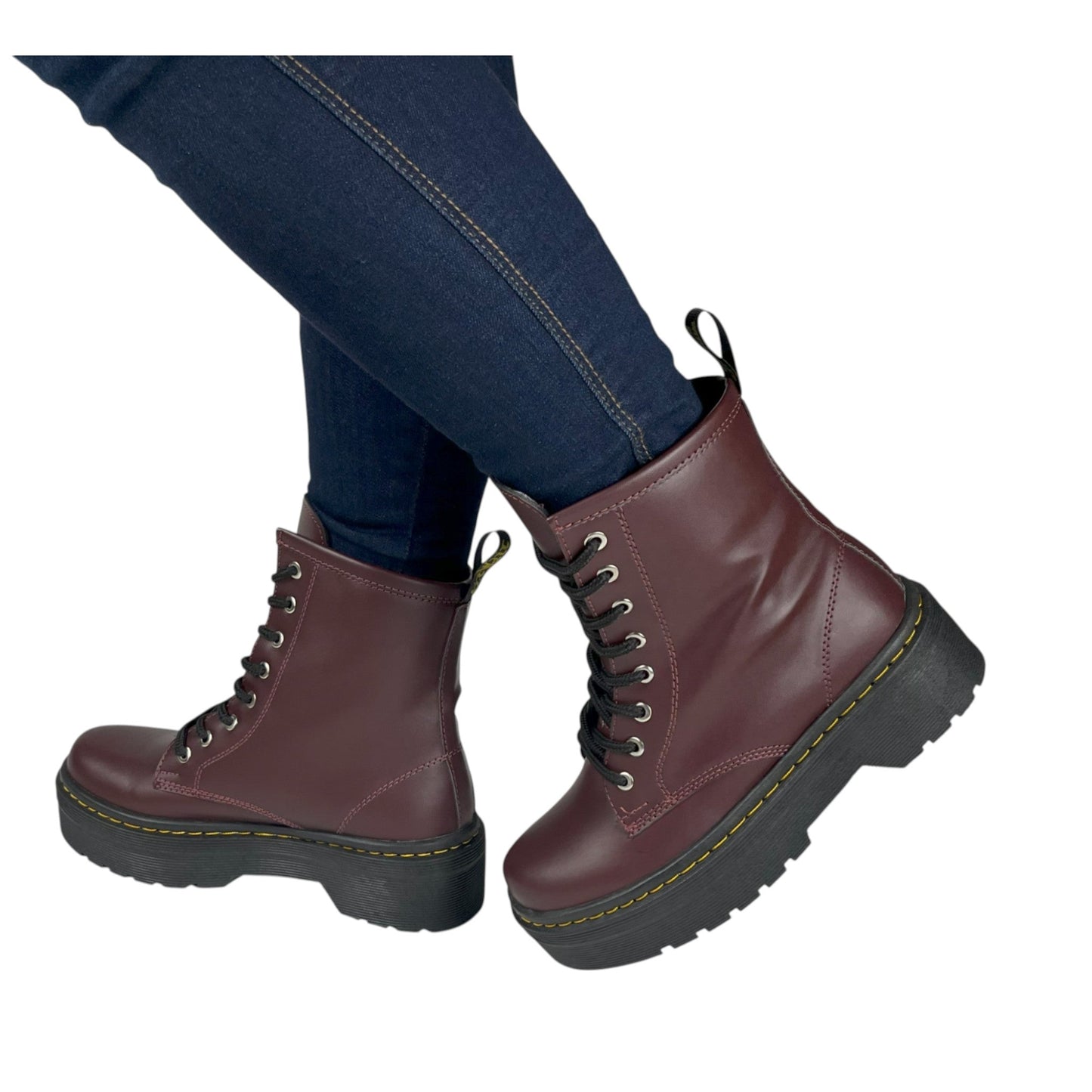 BOTA DR MARTEENS PLATAFORMA Y CORDON BASE CUERO VINOTINTO
