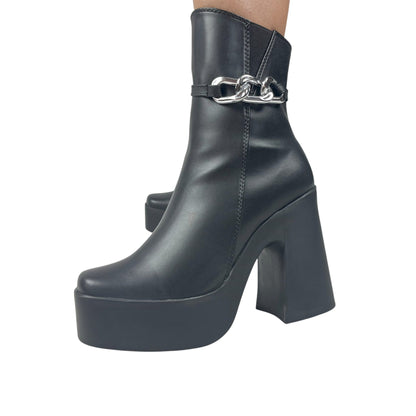 KAROL CADENA BASE CUERO NEGRO