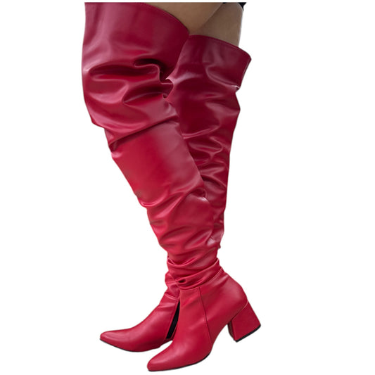 Bota extralarga Roja acabado tipo cuero Karol GROJO