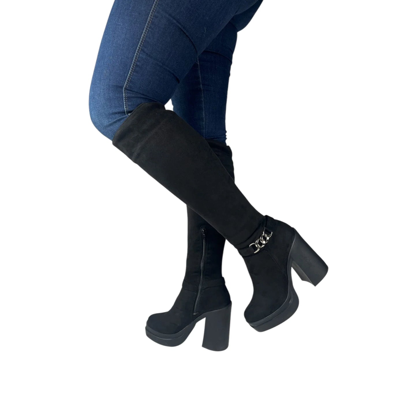 Bota caña alta Negra gamuza y licra stretch Celeste Cadena